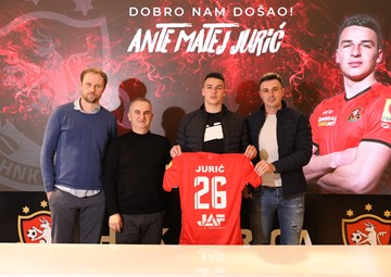 Ante Matej Jurić potpisao: 
